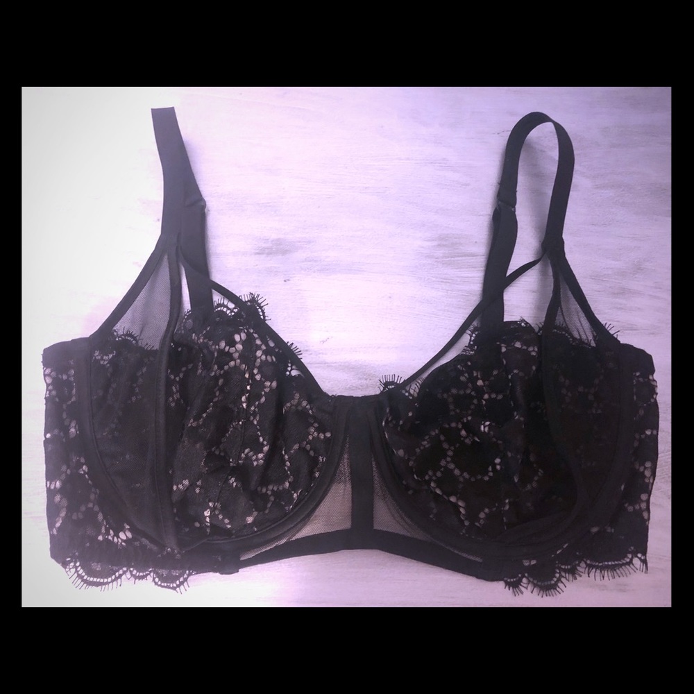 Victoria’s Secret sexy lacy bra